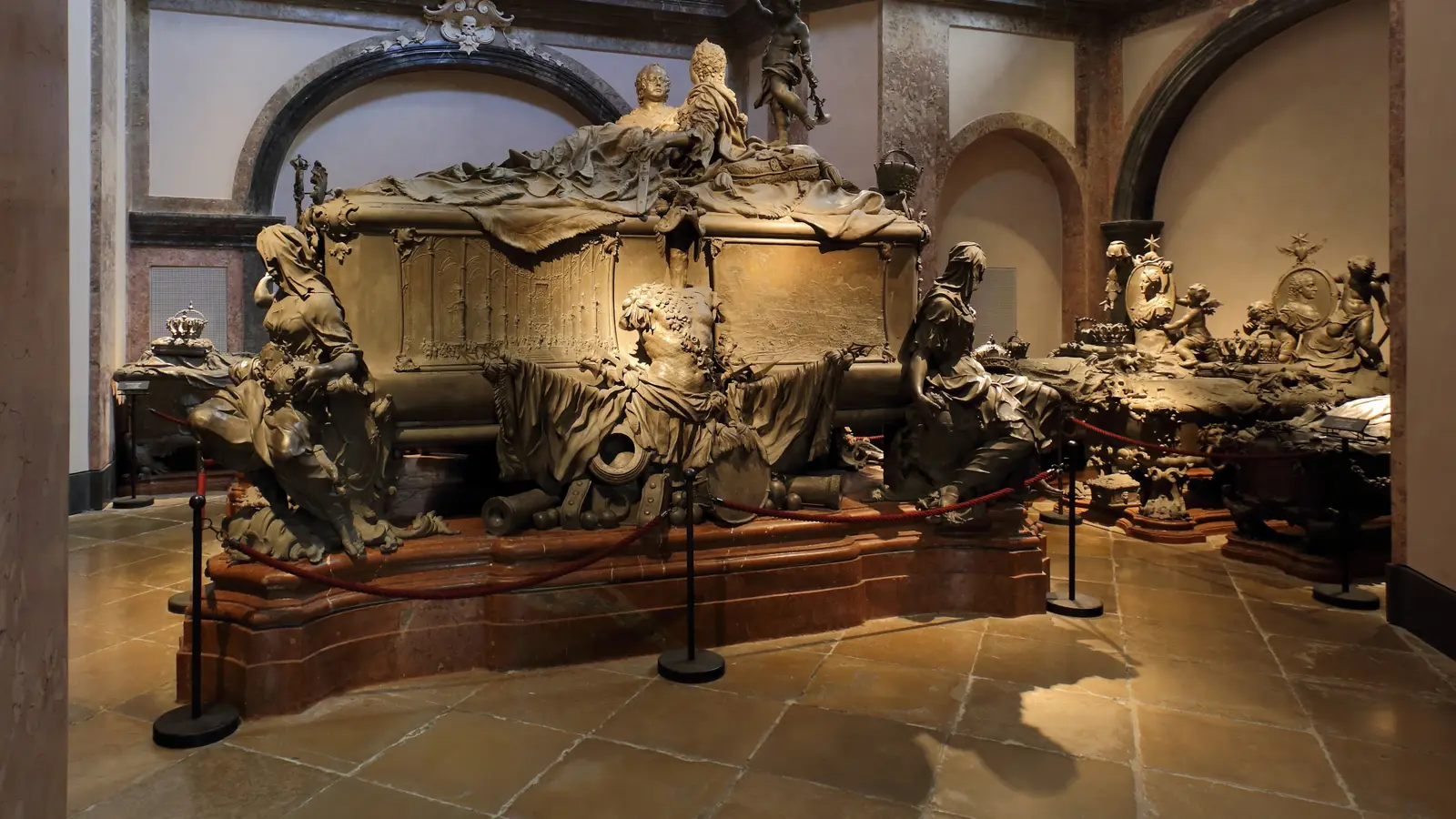 Doppelsarkophag von Maria Theresia und Franz Stephan in der Kapuzinergruft (Kaisergruft) Wien